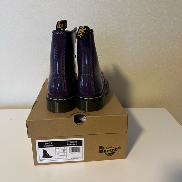 DR MARTENS 1460 PATENT LEATHER LACE UP BOOTS - Picture 10 of 16